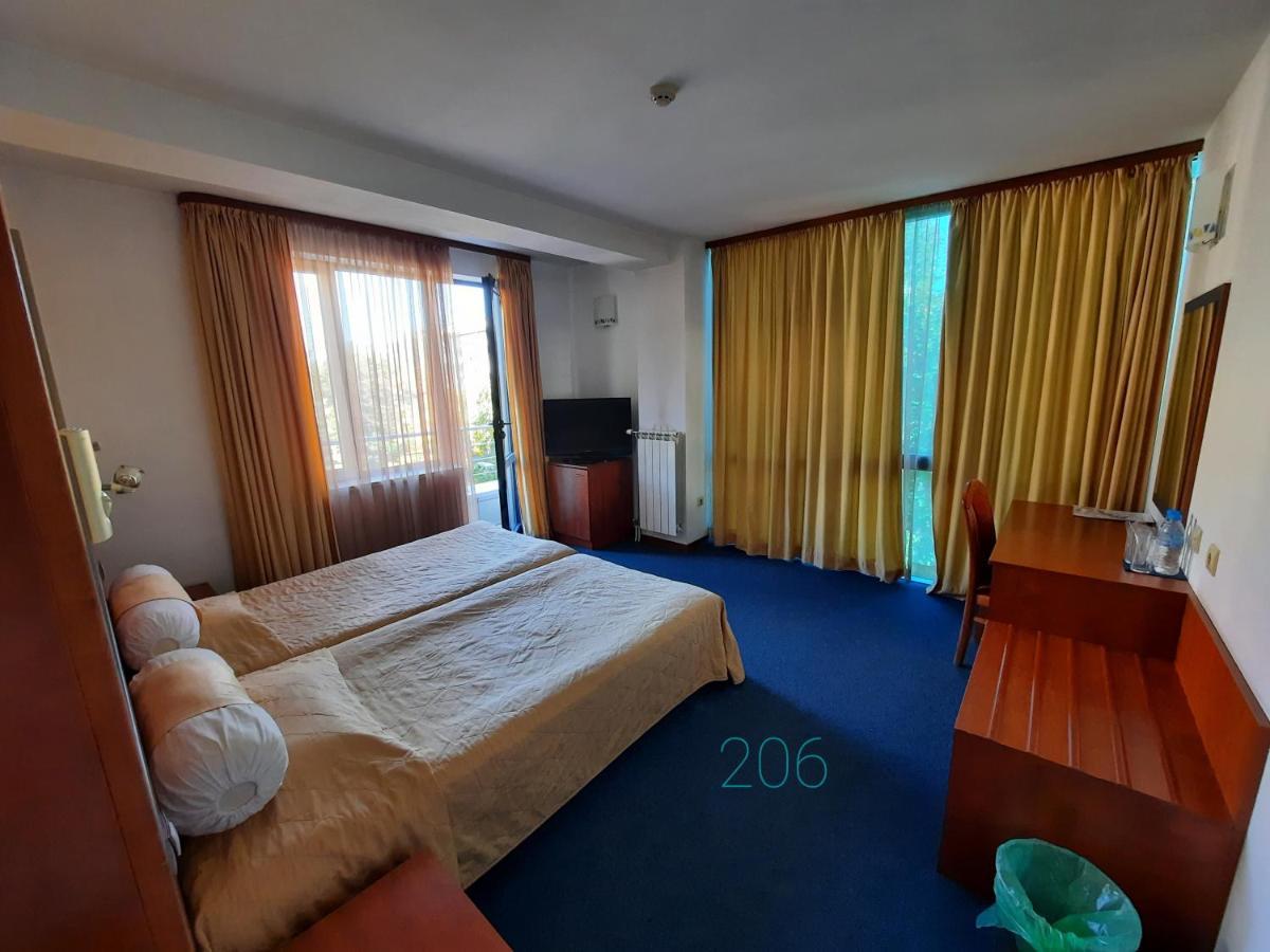 סופיה Hotel Latinka מראה חיצוני תמונה